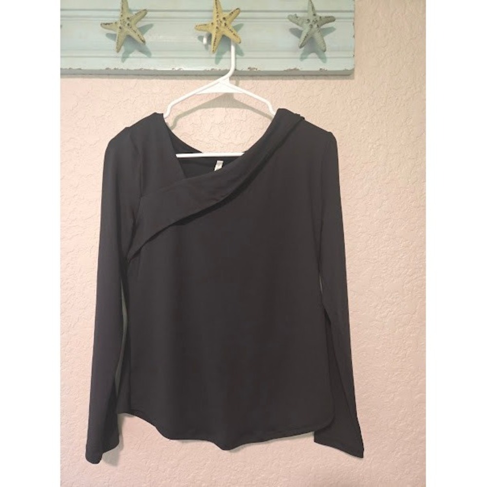 Halara Black Long Sleeve Tee